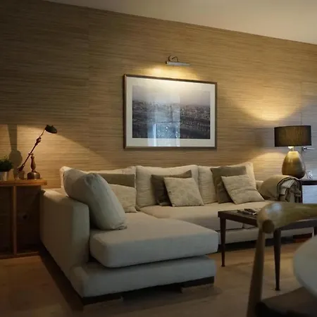 Apartamento De 2 Dormitorios En Menendez Pelayo * 산탄데르