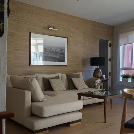 Apartamento De 2 Dormitorios En Menendez Pelayo 산탄데르