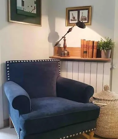 Apartamento De 2 Dormitorios En Menendez Pelayo *