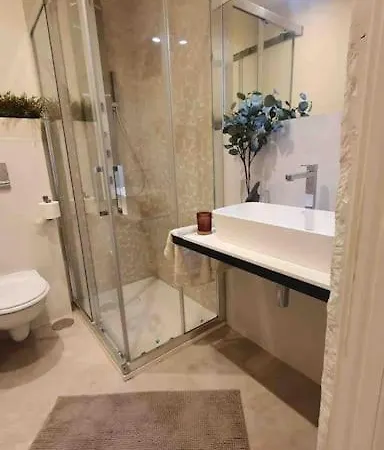 Apartamento De 2 Dormitorios En Menendez Pelayo *